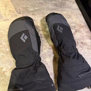 Black diamond mercury mitts like new M